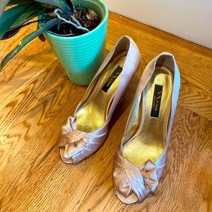 Nina Gold Fancy Heel